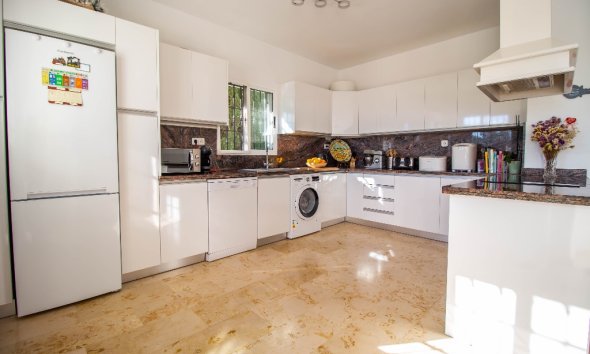 Resale - Villa - Orihuela Costa - Las Ramblas