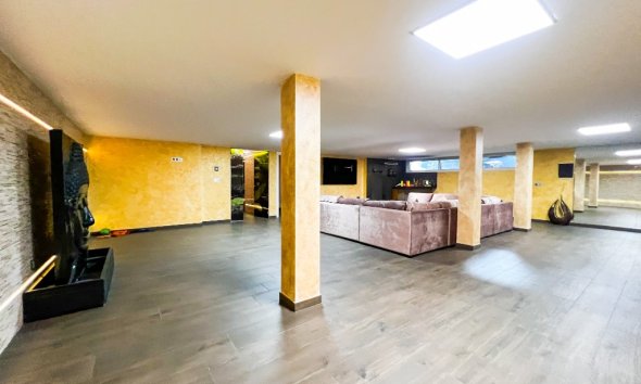 Rynek Wtórny - Willa - La Mata