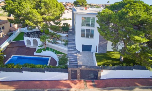 Resale - Villa - Torrevieja - Los Balcones