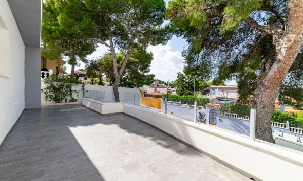 Resale - Villa - Torrevieja - Los Balcones