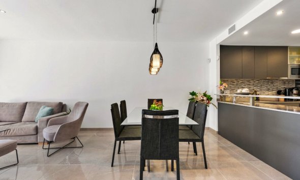 Resale - Apartment - Orihuela Costa - Villamartin