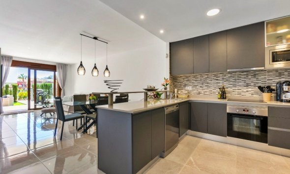 Resale - Apartment - Orihuela Costa - Villamartin