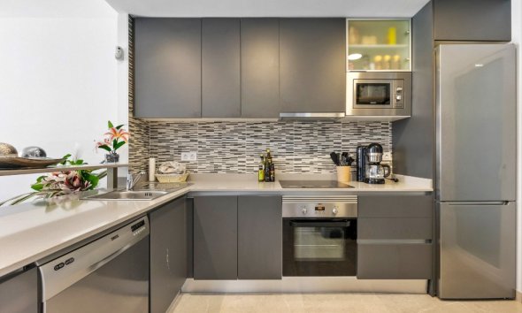 Resale - Apartment - Orihuela Costa - Villamartin