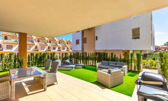Resale - Apartment - Orihuela Costa - Villamartin