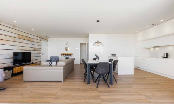 Resale - Apartment - Las Colinas - Las Colinas Golf