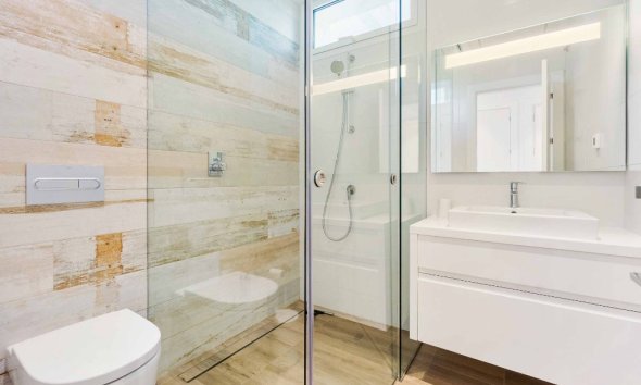 Resale - Apartment - Las Colinas - Las Colinas Golf