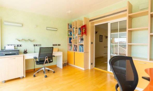 Rynek Wtórny - Willa - Torrevieja - Aguas Nuevas