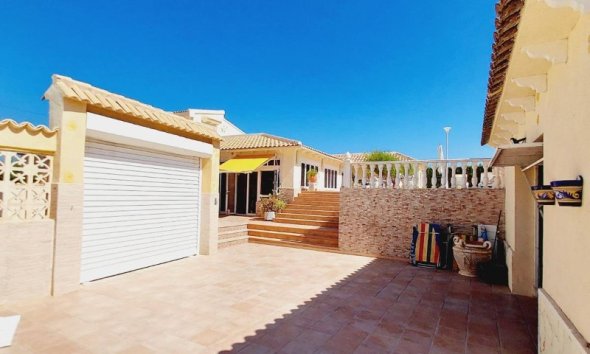 Resale - Villa - Orihuela Costa - Campoamor