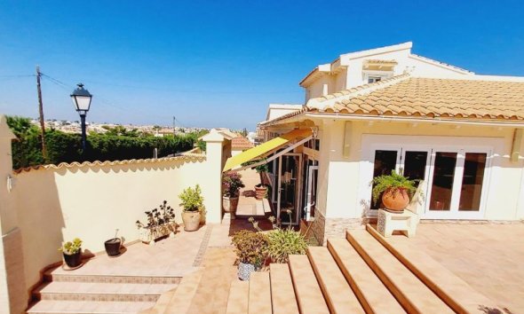 Resale - Villa - Orihuela Costa - Campoamor