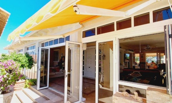 Resale - Villa - Orihuela Costa - Campoamor