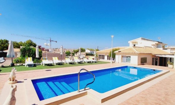Resale - Villa - Orihuela Costa - Campoamor