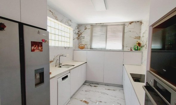 Resale - Villa - Orihuela Costa - Campoamor