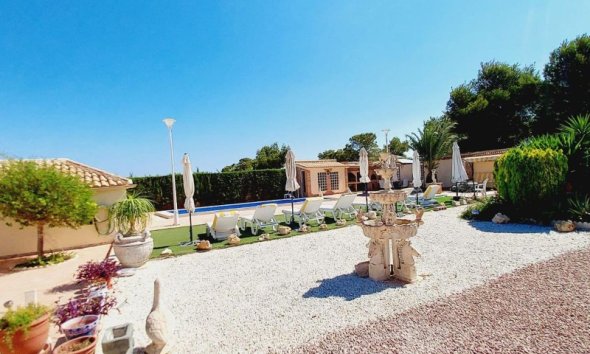 Resale - Villa - Orihuela Costa - Campoamor