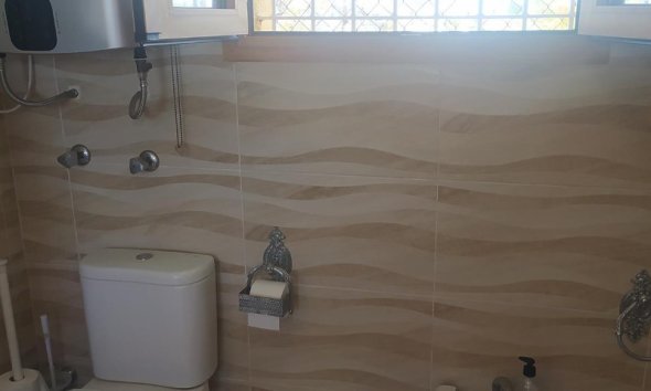 Resale - Villa - Orihuela Costa - Campoamor