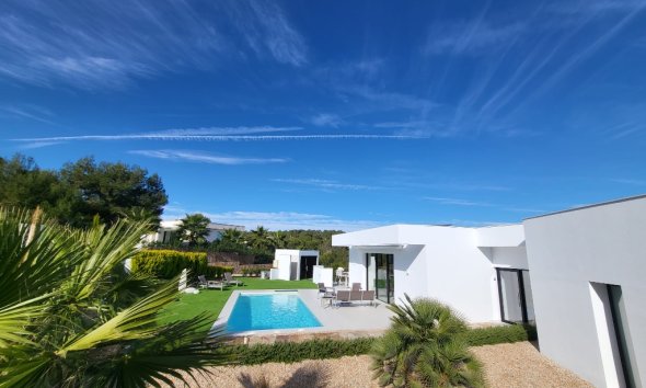 Resale - Villa - Las Colinas - Las Colinas Golf