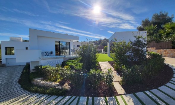 Resale - Villa - Las Colinas - Las Colinas Golf