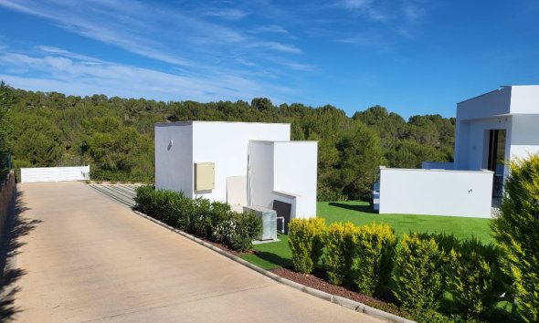 Resale - Villa - Las Colinas - Las Colinas Golf