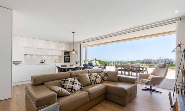 Resale - Apartment - Las Colinas - Las Colinas Golf