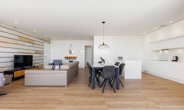 Resale - Apartment - Las Colinas - Las Colinas Golf