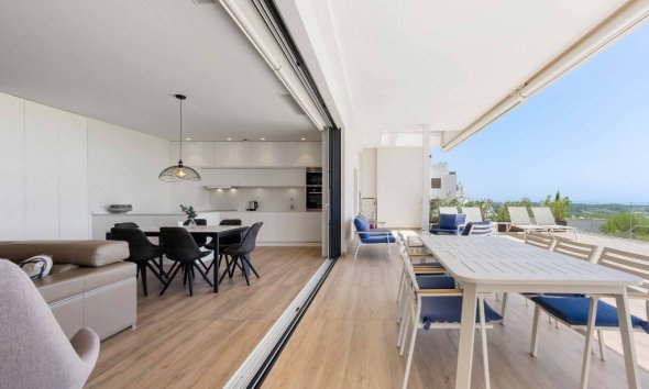 Resale - Apartment - Las Colinas - Las Colinas Golf