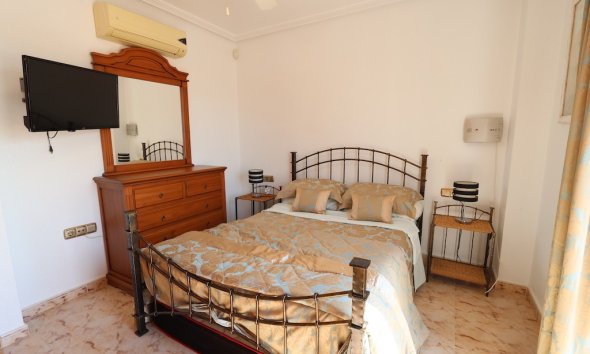 Resale - Terraced house / Townhouse - Orihuela Costa - Lomas de Cabo Roig
