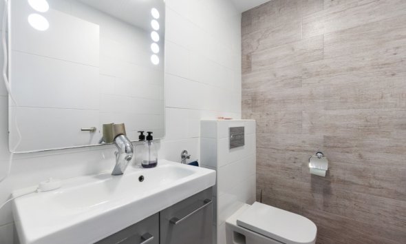 Resale - Terraced house / Townhouse - Torrevieja - Los Balcones