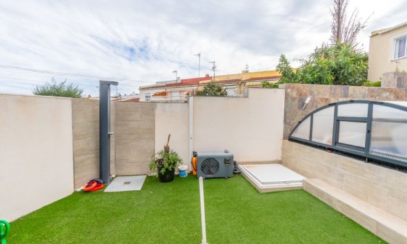 Resale - Terraced house / Townhouse - Torrevieja - Los Balcones