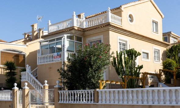 Resale - Villa - Torrevieja - Los Altos