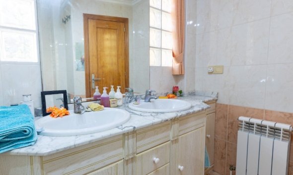 Resale - Villa - Torrevieja - Los Altos