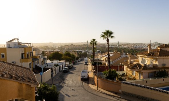 Resale - Villa - Torrevieja - Los Altos