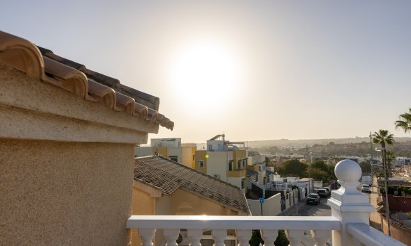 Resale - Villa - Torrevieja - Los Altos