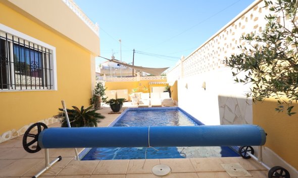 Resale - Villa - Orihuela Costa - Lomas de Cabo Roig