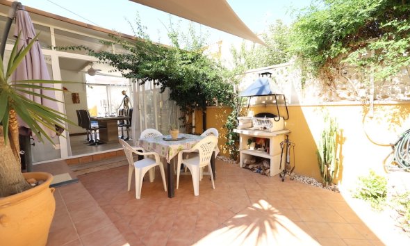 Resale - Villa - Orihuela Costa - Lomas de Cabo Roig