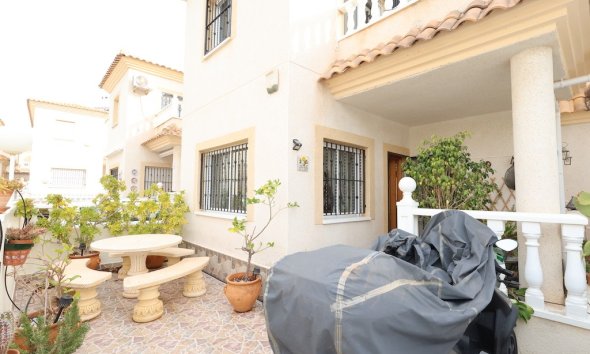 Resale - Villa - Orihuela Costa - Playa Flamenca
