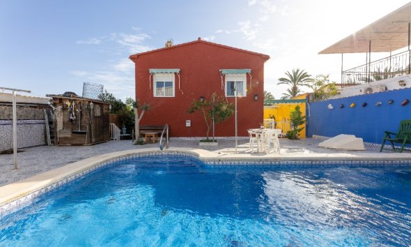 Resale - Villa - Punta Prima