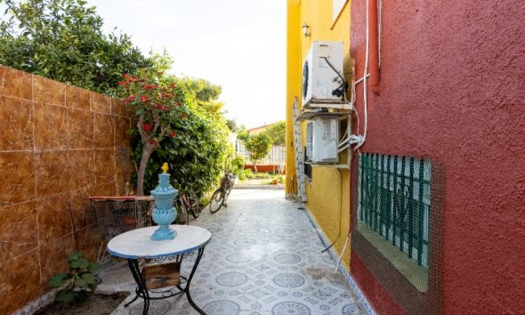 Resale - Villa - Punta Prima