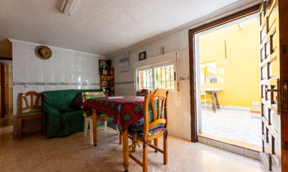 Resale - Villa - Punta Prima