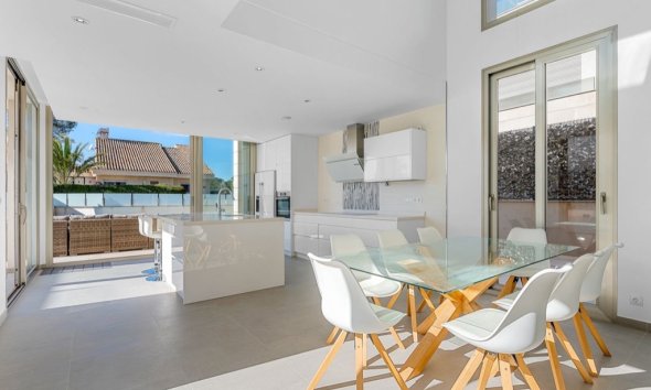 Resale - Villa - Orihuela Costa - Villamartín