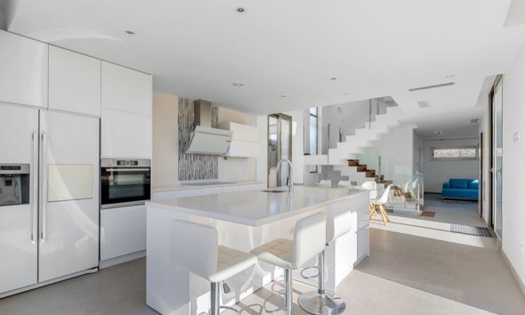 Resale - Villa - Orihuela Costa - Villamartín