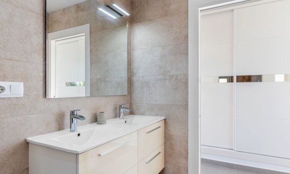 Resale - Villa - Orihuela Costa - Villamartín