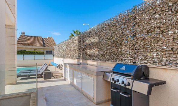 Resale - Villa - Orihuela Costa - Villamartín