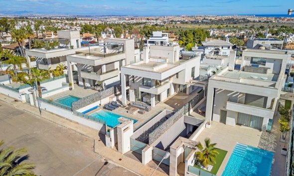 Resale - Villa - Orihuela Costa - Villamartín