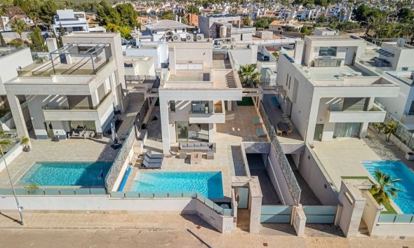 Resale - Villa - Orihuela Costa - Villamartín