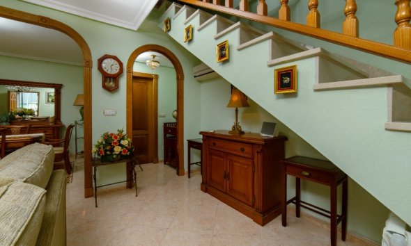 Resale - Villa - Torrevieja - Los Altos