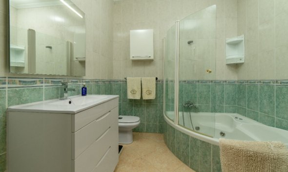 Resale - Villa - Torrevieja - Los Altos