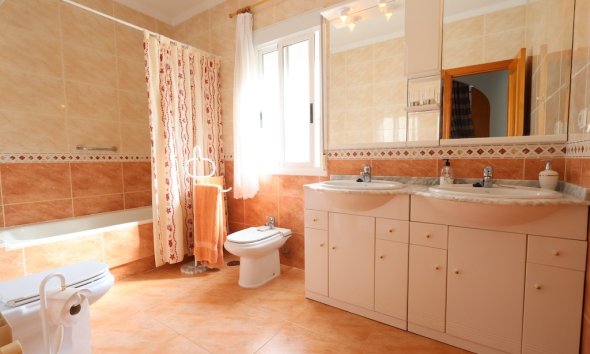 Resale - Villa - Torrevieja - Los Balcones