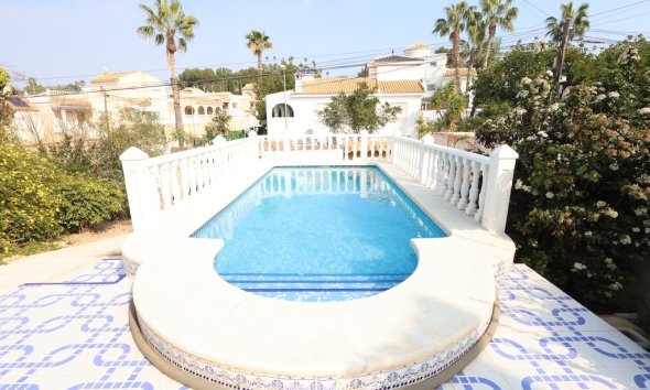 Resale - Villa - Torrevieja - Los Balcones