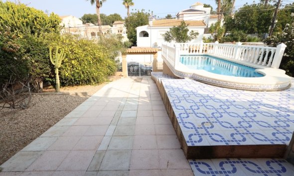 Resale - Villa - Torrevieja - Los Balcones