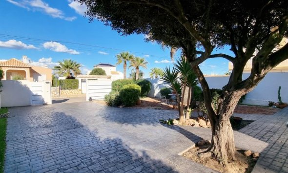 Resale - Villa - Orihuela Costa - Playa Flamenca