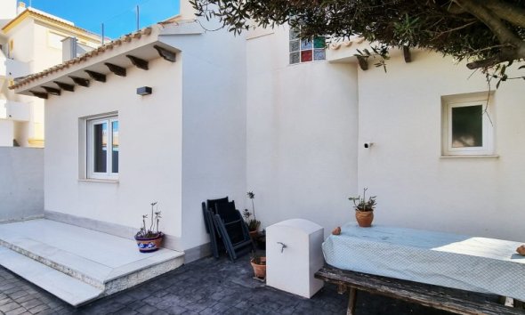 Resale - Villa - Orihuela Costa - Playa Flamenca